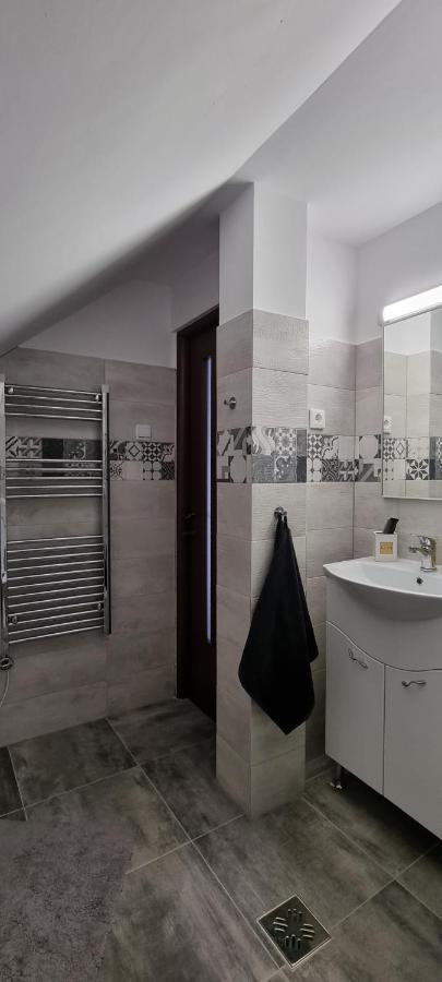 Lunca de Sus Karacsony Guest House מראה חיצוני תמונה